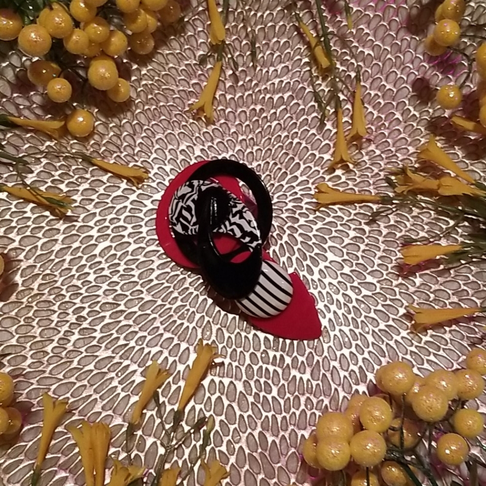 NWOT / Ornate Hair Barrette / "Abstract Black"